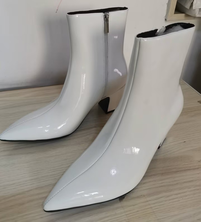 Mens Fashion Dress - 新しいファッション白いブーツ男性用高品質パテントレザーブーツ男性ハイヒールブーツポインテッドトゥドレスシューズ