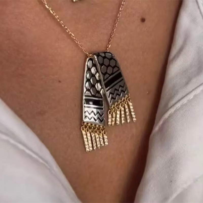 ステンレス鋼スカーフ型ジルコンペンダント、アラブ首長国連邦ネ - Men'S Fashion Qatar のレビューと価格